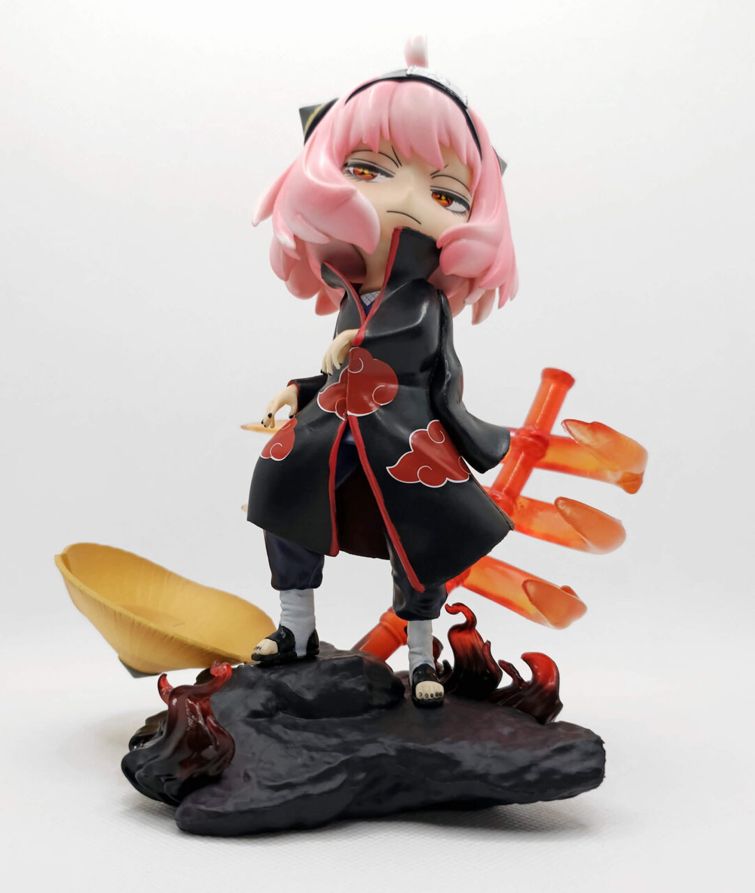 Anya Forger x Itachi Uchiha Figur vorne