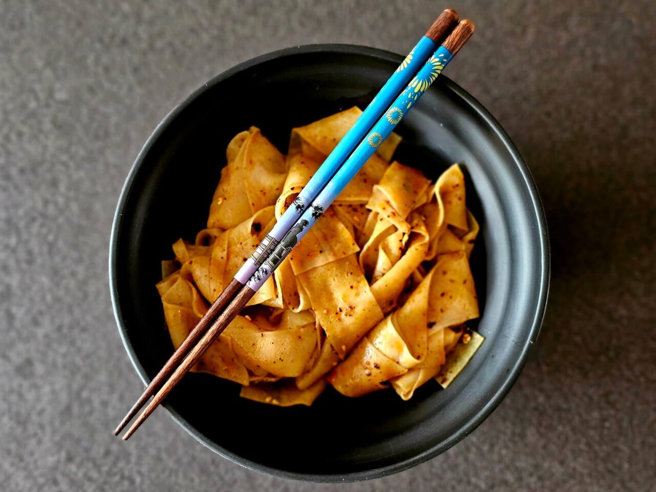 Guangyou Spicy Wide Noodle Sour Hot Flavour oben