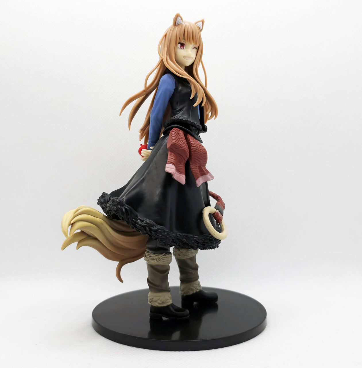 Holo - Spice and Wolf Action-Figur rechts