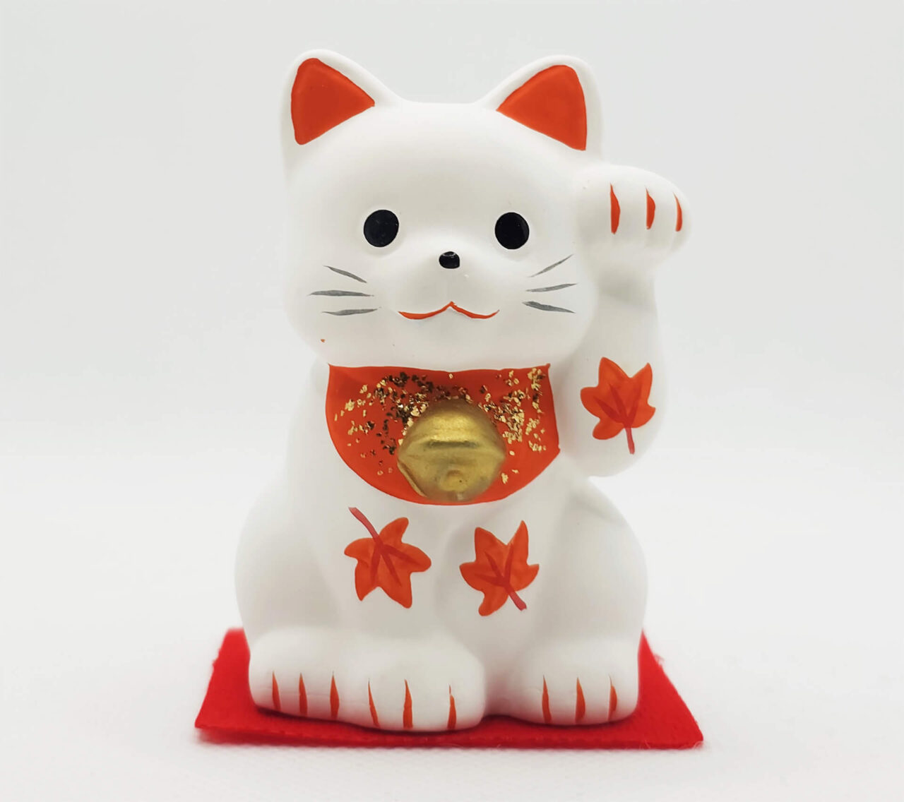 NihonBox Mai 2026 Momiji Manekineko