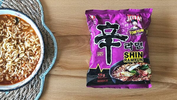 Nongshim Shin Ramyun Tom Yum Flavour
