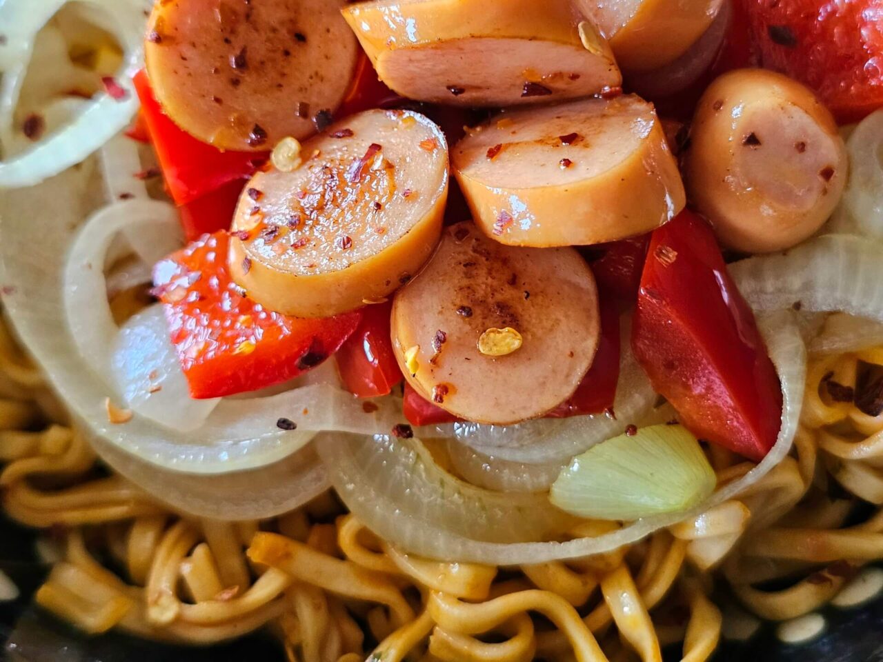 Noodlicious Spicy Carbonara Flavour gepimpt Nahaufnahme