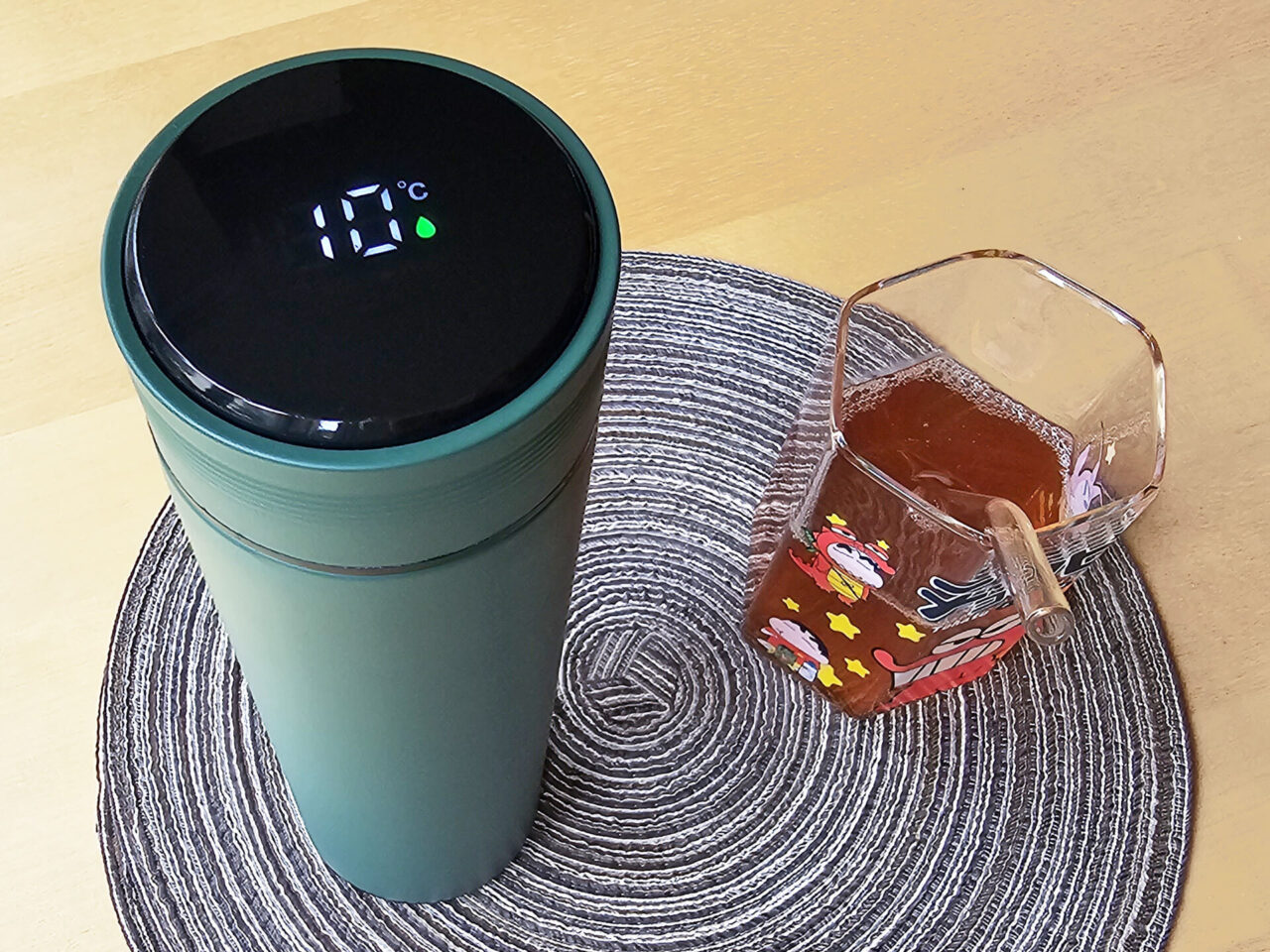 Thermoskanne mit Temperaturanzeige Höhe