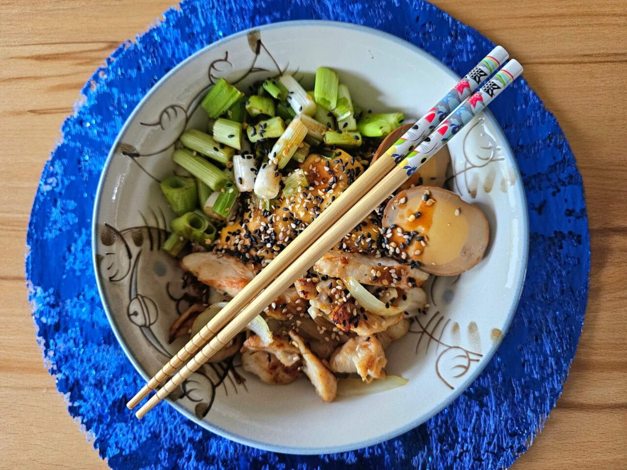 Tummie Time Korean BBQ Noodles gepimpt oben